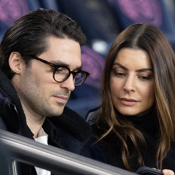 Candice Pascal dans les tribunes lors du match de football Ligue 1 Uber Eats opposant le Paris Saint-Germain (PSG) au Racing Club de Strasbourg Alsace (3-3) au Parc des Princes à Paris, FRance, le 17 octobre 2025. © Cyril Moreau/Bestimage