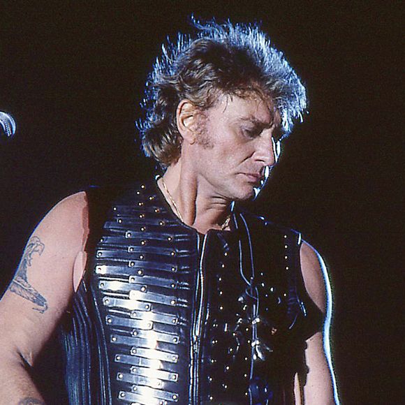 mais aussi de tourner une page car c'est dans cette demeure que Johnny Hallyday a rendu son dernier souffle.

Archives - Johnny Hallyday (Parc des Princes 1993)  

Photo : JLPPA / Bestimage