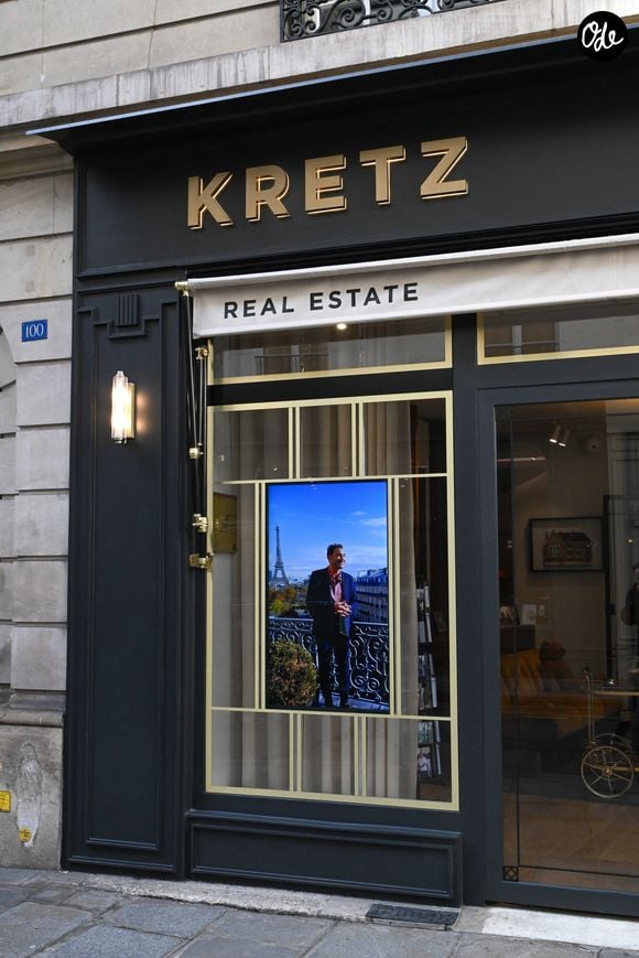 La famille Kretz, rendue célèbre par la série L’Agence diffusée sur Netflix, inaugure sa première agence immobilière physique à Paris, dotée de six pièces au 100 rue du Bac, dans le 7ème arrondissement de Paris, France, le 2 février 2026. © Lionel Urman/Bestimage