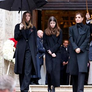 Les princesses Luisa et Vittoria de Savoie avec leur mère, la princesse Clotilde Courau de Savoie - Sorties des funérailles du prince Victor Emmanuel de Savoie en la cathédrale Saint-Jean-Baptiste de Turin le 10 février 2024. © Dominique Jacovides/Bestimage