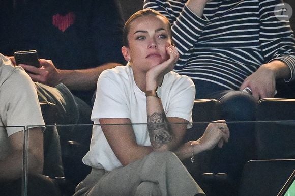 Inès Vandamme ("Danse avec les stars") assiste au tournoi de tennis Rolex Paris Masters à l'Accor Arena à Paris, le 2 novembre 2023.