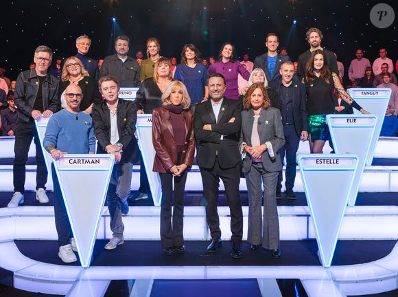 En prime time, Arthur présentera un nouveau numéro du "Grand Concours" sur TF1. 

Brigitte Macron et les personnalités qui l'accompagnent pour l'émission "Le Grand concours spécial Pièces Jaunes" sur TF1.
