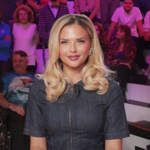 Exclusif - Kelly Vedovelli, sur le plateau de de l’émission « TPMP » présentée par C.Hanouna et diffusée en direct sur C8, Paris, France, le 22 octobre 2024. © Jack Tribeca / Bestimage