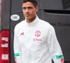 Cette initiative vise à limiter les risques de commotions cérébrales.

Raphaël Varane - Arrivées à Old Trafford pour le match Man United V Brighton. Backgrid UK/ Bestimage