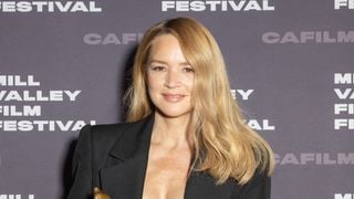 Le tailleur lui va si bien : Aux Etats-Unis, Virginie Efira poursuit son défilé de looks impeccables