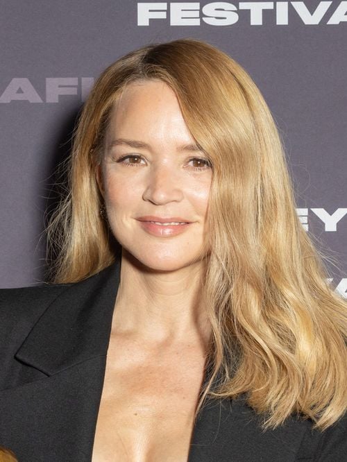 Le tailleur lui va si bien : Aux Etats-Unis, Virginie Efira poursuit son défilé de looks impeccables