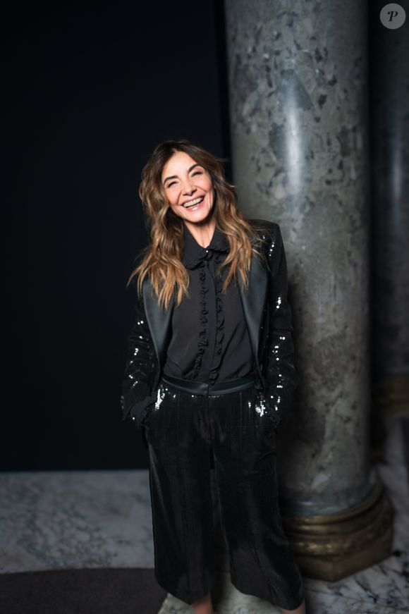 Clotilde Courau assiste au défilé Elie Saab Haute Couture Automne/Hiver 2025/2026 dans le cadre de la semaine de la mode à Paris, en France. © Backgrid USA / Bestimage