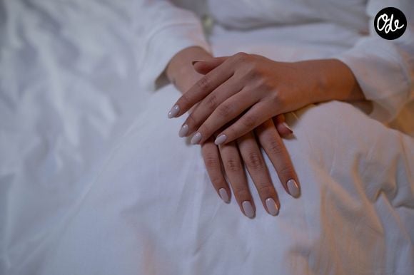 Les milky nails séduisent les plus grandes célébrités par leur rendu naturel et follement élégant.