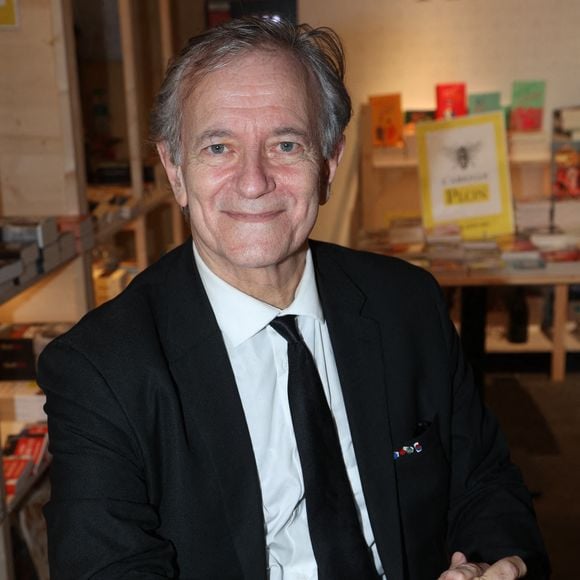 "J’essaye d’être à leur étage", confie-t-il à nos confrères du magazine Voici dans une interview vidéo postée le vendredi 22 mai 2026

Francis Huster lors du Festival du livre de Paris le 22 avril 2022, à Paris, France.

Photo par Jerome Domine/ABACAPRESS.COM
