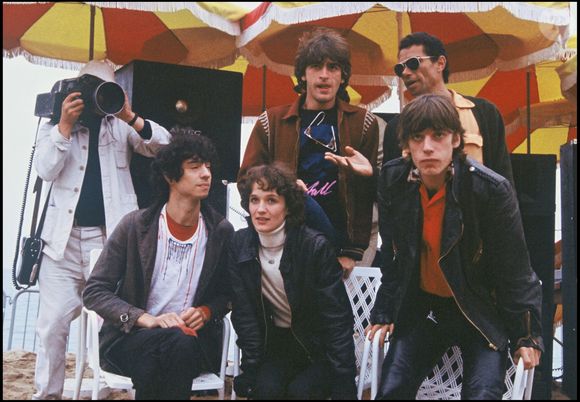 L'ex-bassiste de Téléphone, qui a été en couple avec Jean-Louis Aubert et Louis Bertignac ?

Le groupe Téléphone au Festival de Cannes avec Jean-Marie Périer (Louis Bertignac, Corine, Jean-Louis Aubert et Richard Kolinka. © Bestimage