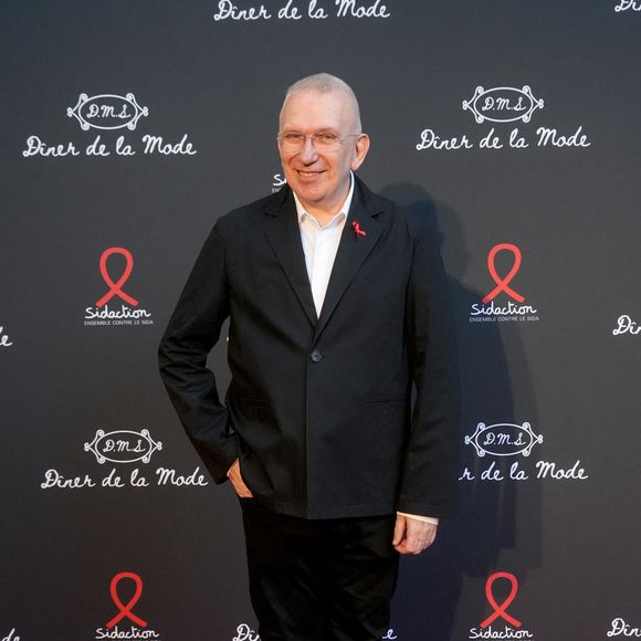Une maison qui reflète pleinement son univers créatif.

Jean-Paul Gaultier au dîner de la mode Sidaction 2026 au lycée Carnot à Paris le 9 juillet 2026.

© Anne-Sophie Guebey / Bestimage