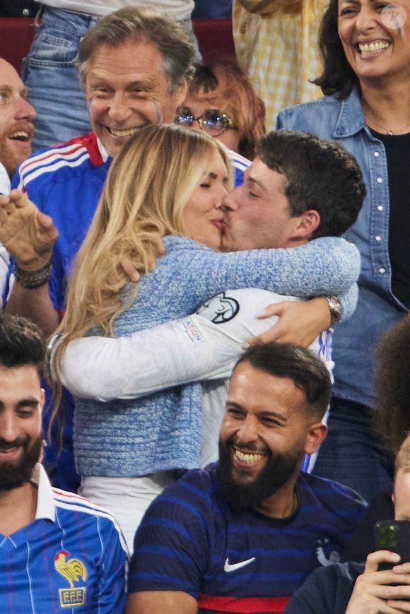 Le couple s'est rencontré lors de leurs études

Célébrités dans les tribunes du match du groupe D de l'Euro 2024 entre l'équipe de France face à l'Autriche (1-0) à Dusseldorf en Allemagne le 17 juin 2024. © Cyril Moreau/Bestimage