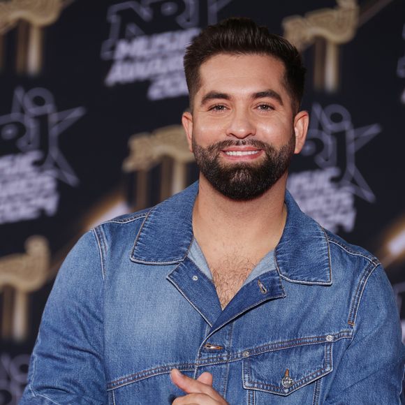 Kendji Girac au photocall de la 26ème édition des NRJ Music Awards au palais des festivals de Cannes, le 1er novembre 2024. © Guignebourg / Bebert / Bestimage