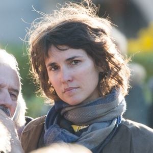 En 2023, Samy, le second fils d'Églantine Éméyé est malheureusement décédé à l'âge de 17 ans...

Églantine Éméyé assistant aux funérailles du journaliste français Philippe Gildas au cimetière du Père Lachaise à Paris, France, le 5 novembre 2018. Photo Nasser Berzane/Abaca