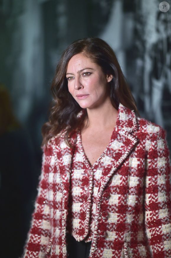 Anna Mouglalis - Photocall au défilé Chanel Collection Femme Prêt-à-porter Printemps/Eté 2023 lors de la Fashion Week de Paris (PFW), France, le 4 octobre 2022.
