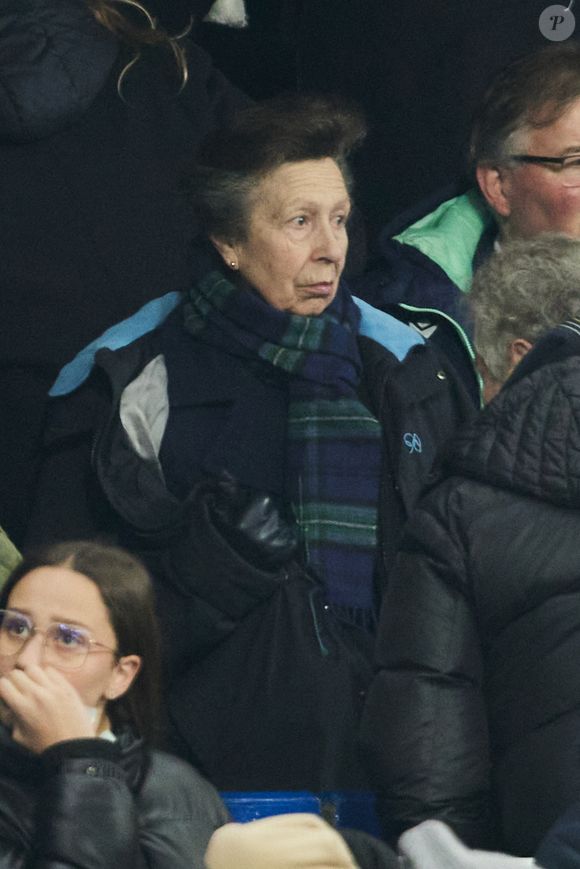 La princesse Anne, membre de la famille royale d’Angleterre était présente

La princesse Anne en tribunes lors du match du Tournoi des Six Nations opposant la France à l'Écosse (35-16) au Stade de France à Saint-Denis, Seine Saint-Denis, France, le 15 mars 2025. © Christian Liewig/Bestimage