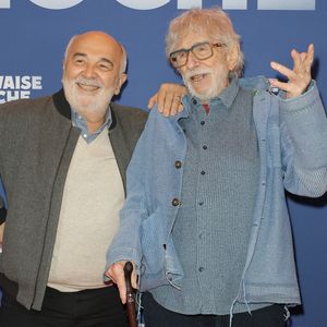 Le film, réalisé par Gérard Jugnot, s’inspire de l’histoire vraie de Guy Joao.
Gérard Jugnot et Pierre Richard - Avant-première du film "Mauvaise pioche" au Publicis Cinémas à Paris le 23 mars 2026. © Coadic Guirec/Bestimage