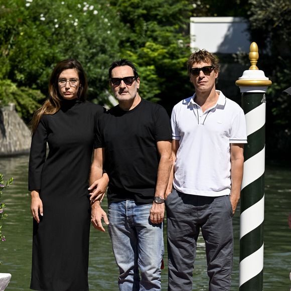 Adele Exarchopoulos, Gilles Lellouche et Cedric Jimenez - Les célébrités sur le ponton de l'hôtel Excelsior lors de la 82ème édition du festival international du film de Venise (La Mostra), Italie, le 6 septembre 2025. © SGP/Bestimage