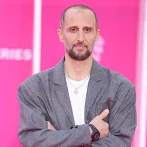 Arie Elmaleh sur le tapis rose lors de la 9ème édition de "CanneSeries" à Cannes le 25 Avril 2026.

 

© Denis Guignebourg / Bestimage Celebrities on the pink carpet at the 9th edition of "Canneseries" in Cannes on 25/04/2026
