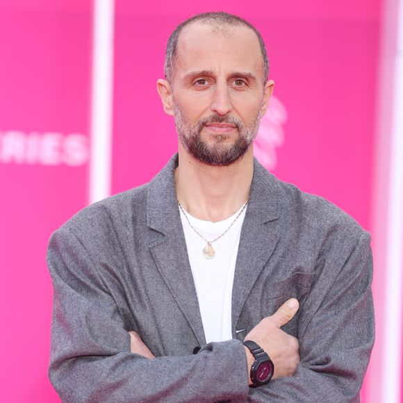 Arie Elmaleh sur le tapis rose lors de la 9ème édition de "CanneSeries" à Cannes le 25 Avril 2026.

 

© Denis Guignebourg / Bestimage Celebrities on the pink carpet at the 9th edition of "Canneseries" in Cannes on 25/04/2026
