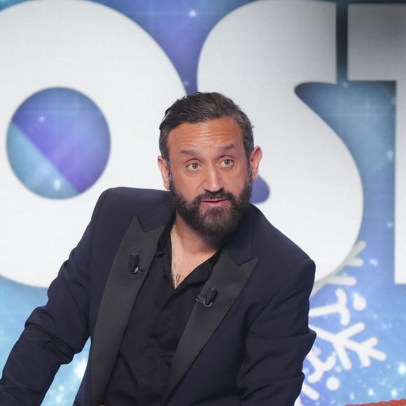 Exclusif - Cyril Hanouna sur le plateau de l'émission "Touche pas à mon poste" (TPMP) diffusée en direct sur C8 le 19 décembre 2024 © Jack Tribeca / Bestimage