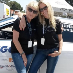 Très touchée par la mort de celle qui fut son amie pendant plusieurs décennies, la mannequin et actrice française de 59 ans lui a rendu hommage.
Story d'Estelle Lefebure sur Instagram le 7 mars 2026