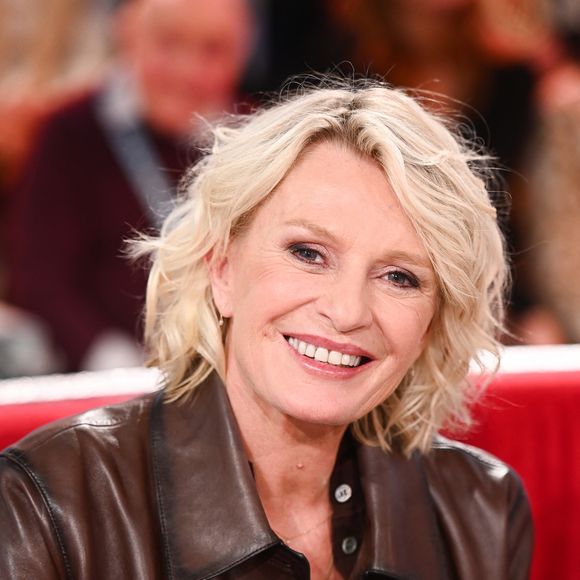 Exclusif - Sophie Davant lors de l'enregistrement de l'émission Vivement Dimanche, au studio Rive gauche, à Paris, France, le 22 octobre 2025, présentée par M.Drucker, diffusée sur France 3 le 16 novembre 2025. © Guillaume Gaffiot/Bestimage