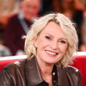 Sophie Davant lors de l'enregistrement de l'émission Vivement Dimanche, au studio Rive gauche, à Paris, France, le 22 octobre 2025, présentée par M.Drucker, diffusée sur France 3 le 16 novembre 2025. © Guillaume Gaffiot/Bestimage