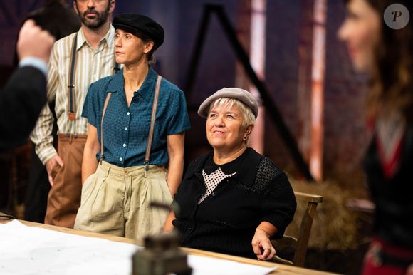 Mimie Mathy a précisé : "Après les quatre heures de show, on se retrouve le soir à l'hôtel pour une troisième mi-temps, à nos frais".

Exclusif - Alexandra Chouraqui et Mimie Mathy à l'enregistrement de l'émission "La Fine Equipe : Le retour !" à Paris, le 3 novembre 2022.

Photo : Cyril Moreau-Tiziano / Da Silva / Bestimage