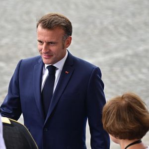 Le président Emmanuel Macron et sa femme Brigitte Macron lors de la cérémonie du 14 juillet 2025 à Paris

© Christian Liewig / Bestimage