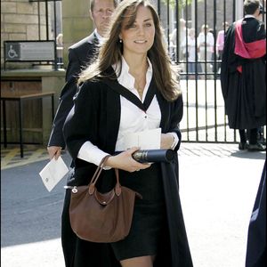 Il y a 30 ans, en 1996, c'est là que Kate avait étudié.

Kate Middleton, diplômée de San Andrews.