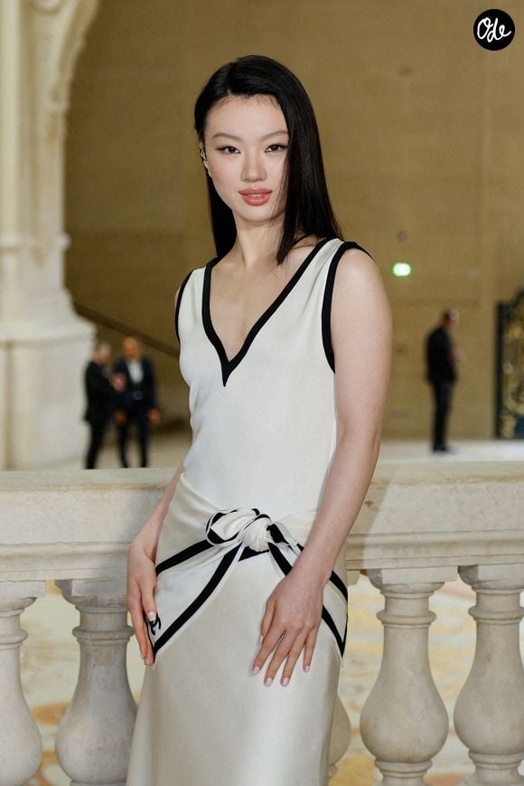 Shan Yichun au deuxième défilé Chanel "Collection Haute Couture Automne/Hiver 2026-2027" lors de la Fashion Week de Paris, le 7 juillet 2026

© Pauline Mourey / Bestimage