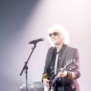 Et plus particulièrement à Phu Quoc qu'ils ont posé leurs bagages, une île très prisée des touristes célèbre pour son parc national classé UNESCO, ses plages au sable blanc, ses couchers de soleil et ses nombreuses activités comme la plongée, le snorkeling, le kayak ou encore la randonnée.
Exclusif - Louis Bertignac sur la scène du concert solidaire pour les enfants de la guerre "Ensemble à l'Olympia" à Paris présenté par EliseCare le 10 février 2025.
© Jack Tribeca / Pierre Perusseau / Bestimage