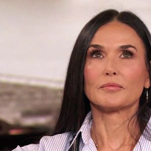 Demi Moore lors du "Drew Barrymore show" s'épanchant sur la santé de son ex-mari Bruce Willis en 2025
©Backgrid UK/ Bestimage