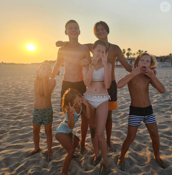 Au programme, des moments de complicité qu'il savoure.
Nicolas Santoro en vacances avec ses six enfants, son ex-femme Camille Santoro malade.