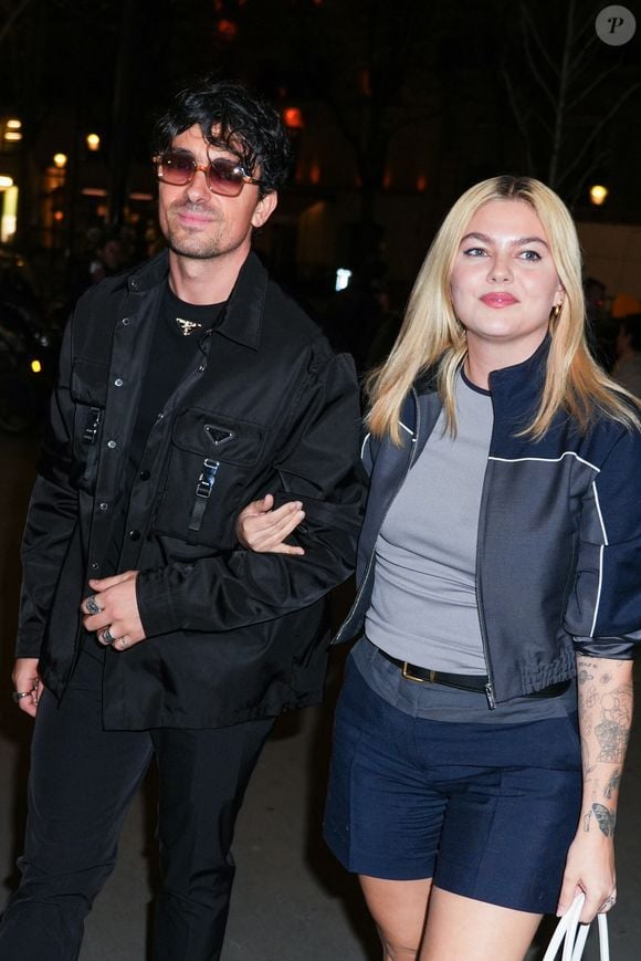 Un autre show a fait polémique

Florian Rossi et Louane arrivent à l'after party Miu Miu pendant la Semaine de la Mode Femme Automne/Hiver 2025/2026 à Paris le 11 mars 2025 à Paris, France.  Photo by Lucia Sabatelli / Bestimage