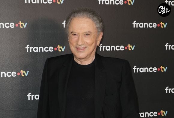 Il évoque les difficultés financières et la maladie auxquelles l'actrice a été confrontée.

Michel Drucker au photocall de la conférence de presse de rentrée de France Télévisions à Paris, France, le 4 septembre 2024. © Coadic Guirec/Bestimage