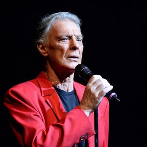 Victime d’un accident de la route, Herbert Léonard a frôlé la mort en 1970.

Herbert Leonard lors du 21e gala annuel de collecte de fonds 'Faire Face' pour les enfants malades qui s'est tenu à l'Opéra d'Avignon, en France, le 11 octobre 2014. Photo by Nicolas Briquet/ABACAPRESS.COM