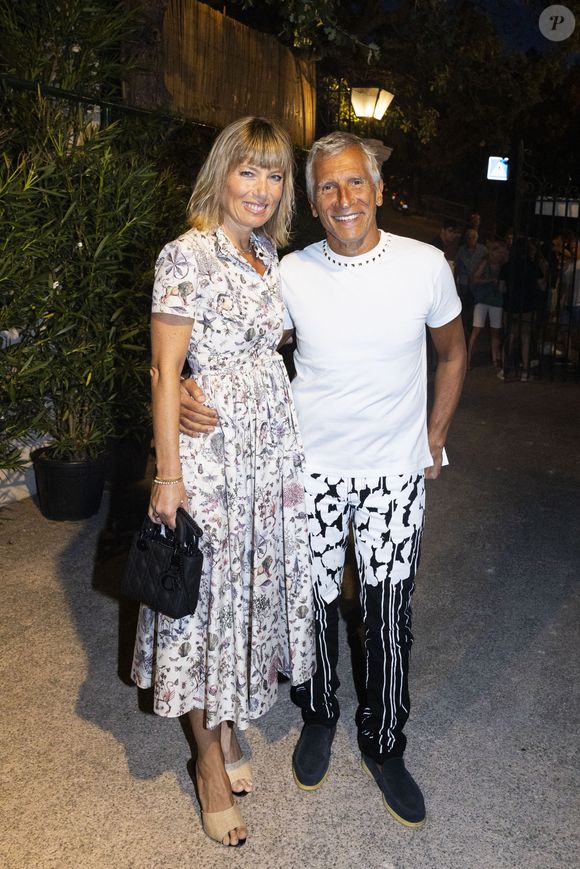 Exclusif - Nagui et sa femme Mélanie Page lors du spectacle "Les gros patinent bien" au théâtre de Verdure lors du 41ème Festival de Ramatuelle ( qui fête ses 40 ans) le 10 août 2025.
© Cyril Bruneau / Bestimage