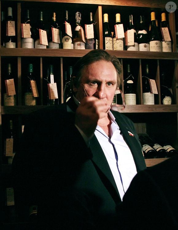 Il possède ce bien depuis plus de 30 ans

 Archives - Gerard Depardieu fait la promotion du vin d'Anjou "Chateau de Tigné", fabrique dans sa propriete dans la vallee de la Loire. Le 28 octobre 2007