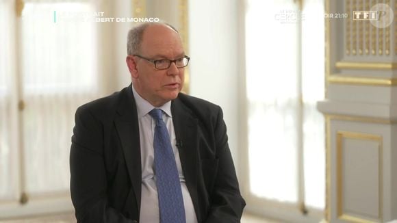 Il le reconnaît : leur statut princier implique des apparitions publiques, mais il refuse qu’ils soient enfermés dans une image figée dès leur plus jeune âge...

Interview d'Albert de Monaco dans "50' Inside"