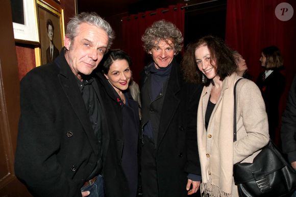 Exclusif - David Brécourt et sa compagne Alexandra Sarramona, Nicolas Vaude et Cécile Paoli - Personnalités à la générale de la pièce de théâtre « Le Cercle des Poètes Disparus » au Théâtre Antoine à Paris, France. Le 8 Février 2024. © Bertrand Rindoff / Bestimage