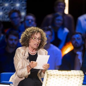 Exclusif - Mireille Dumas lors de l'enregistrement de l'émission "La Boîte à secrets", présentée par F.Bollaert et diffusée le 26 septembre 2025 sur France 3, dans les studios du Lendit à Saint-Denis, Seine Saint-Denis, France, le 8 septembre 2025. © Pierre Perusseau/Bestimage