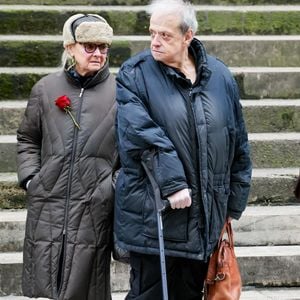 Guy Carlier - Sortie des obsèques de Catherine Laborde en l’église Saint-Roch à Paris, le 6 février 2025. Décédée le 28 janvier 2025 à l'âge de 73 ans, l'ancienne présentatrice météo de TF1 (1988 - 2017) était atteinte de la maladie neurodégénérative à corps de Lewy. 
© Jacovides - Moreau / Bestimage