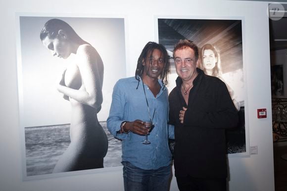 Julien Voulzy, Antoine Verglas - Isabelle Camus a organisé pour son ami photographe Antoine Verglas, le vernissage de l'exposition éphémère de ses photographies à la Galerie La Hune en partenariat avec YellowKorner le 4 juillet 2023. © Jack Tribeca/Bestimage