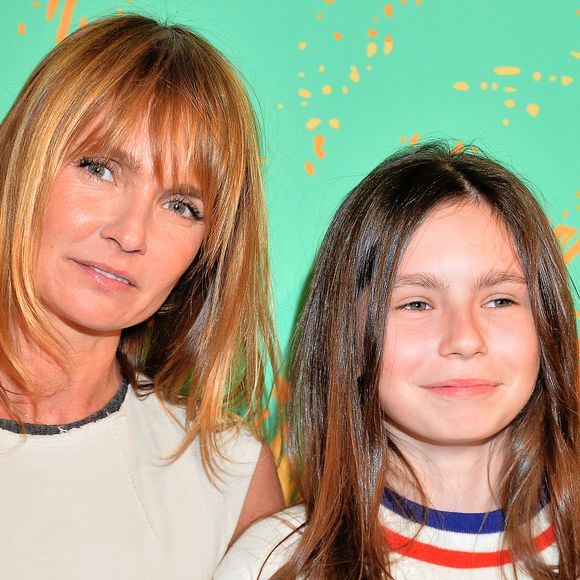 C'est sur Instagram que la jeune Mitty Hazanavicius propose à ses abonnés ses créations musicales...

Axelle Laffont et sa fille Mitty Hazanavicius à l'avant-première du film "MILF" au cinéma Gaumont-Opéra à Paris, France, le 17 avril 2018. Crédit Veeren/Bestimage