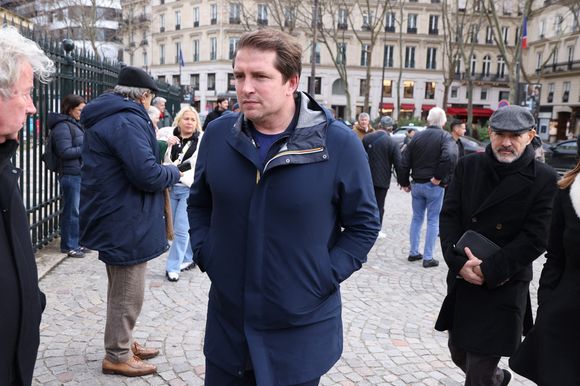 Cedric Carrasso arrive à la cérémonie d'enterrement de Rolland Courbis à l'église de la Madeleine à Paris, France, le 14 janvier 2026. Rolland Courbis, ancien footballeur français, entraîneur et commentateur médiatique au franc-parler, est décédé à l'âge de 72 ans. Photo par Jerome Domine/ABACAPRESS.COM