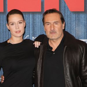 Aux côtés de Gilles Lellouche, la comédienne est revenue sur la séparation avec le papa de son fils. 

Adèle Exarchopoulos et Gilles Lellouche - Avant-première du film "Chien 51" au cinéma le Grand Rex à Paris le 13 octobre 2025. © Coadic Guirec/Bestimage