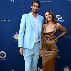 dont ils sont proches car ils étaient chacun garçon et demoiselle d'honneur

Camille Lacourt et sa compagne Alice Detollenaere - 11ème édition du Gala de charité de Patrick Mouratoglou à la Mouratoglou Academy & Resort à Biot le 21 juin 2025. © Bruno Bebert/Bestimage