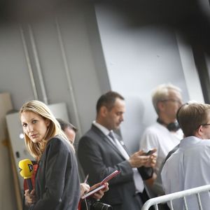 C'est la journaliste Amélie Carrouër qui la remplacera ce week-end pour la présentation du JT de TF1.

Amélie Carrouer, journaliste Itélé. Au lendemain de sa libération, Isabelle Prime, l' ex-otage détenue pendant cinq mois au Yémen, est accueillie à son retour en France par le Président de la République sur la base militaire de Vélizy Villacoublay. Le 7 août 2015.
© Alain Guizard